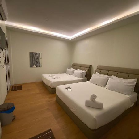 Pine Hotel Batu Gajah Extérieur photo