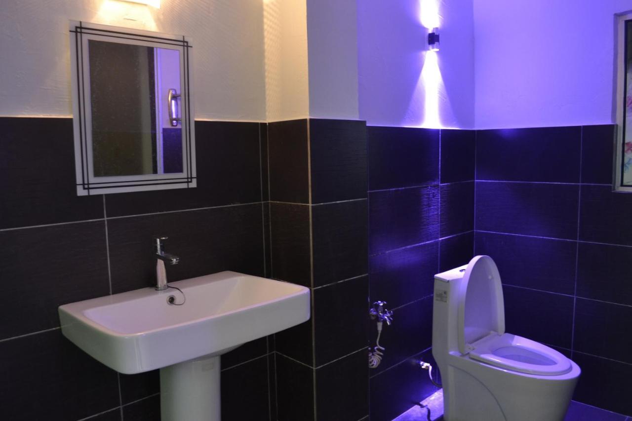 Pine Hotel Batu Gajah Extérieur photo