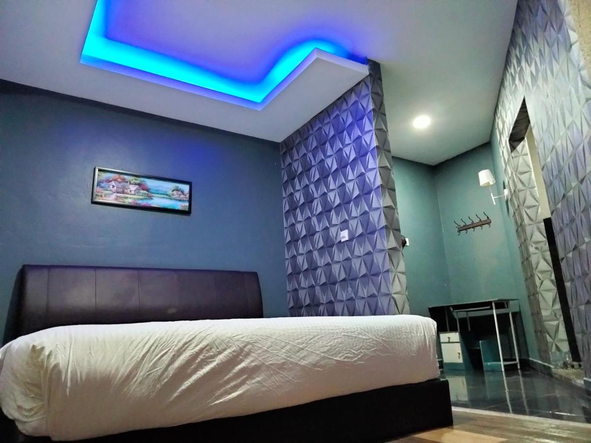 Pine Hotel Batu Gajah Extérieur photo