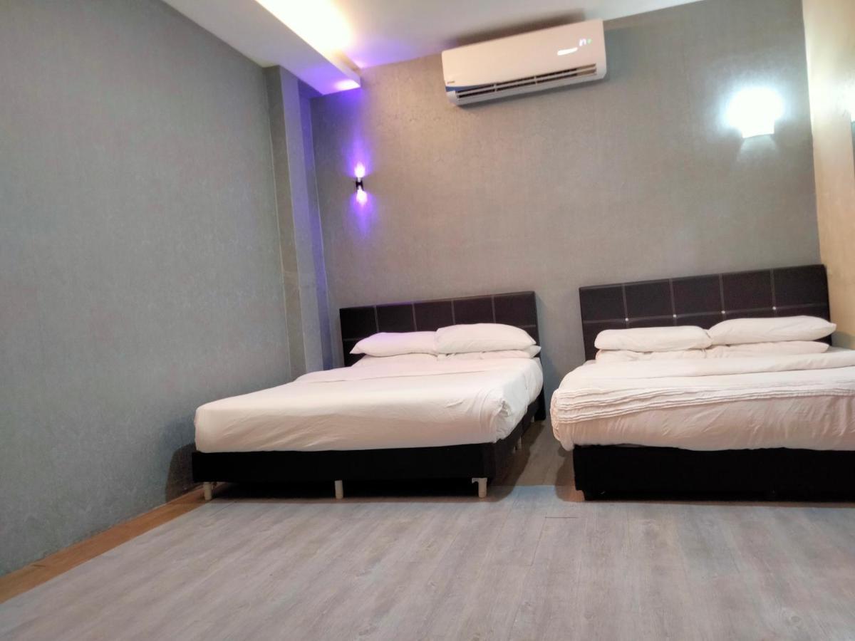 Pine Hotel Batu Gajah Extérieur photo