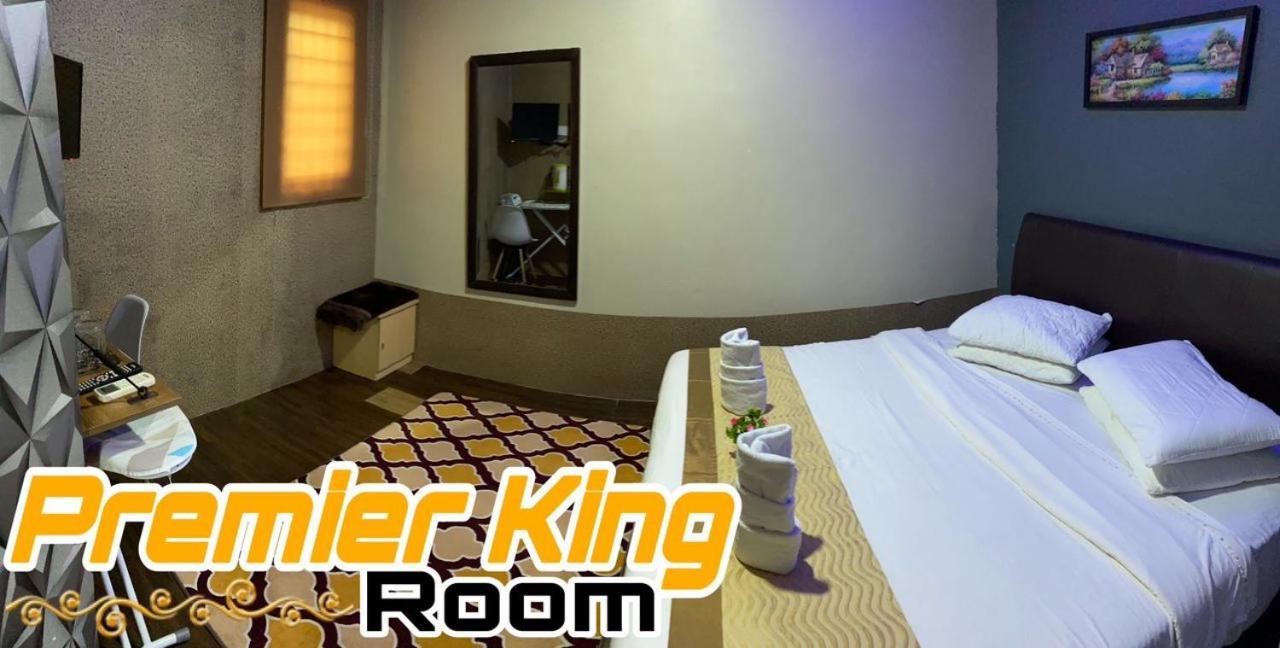 Pine Hotel Batu Gajah Extérieur photo