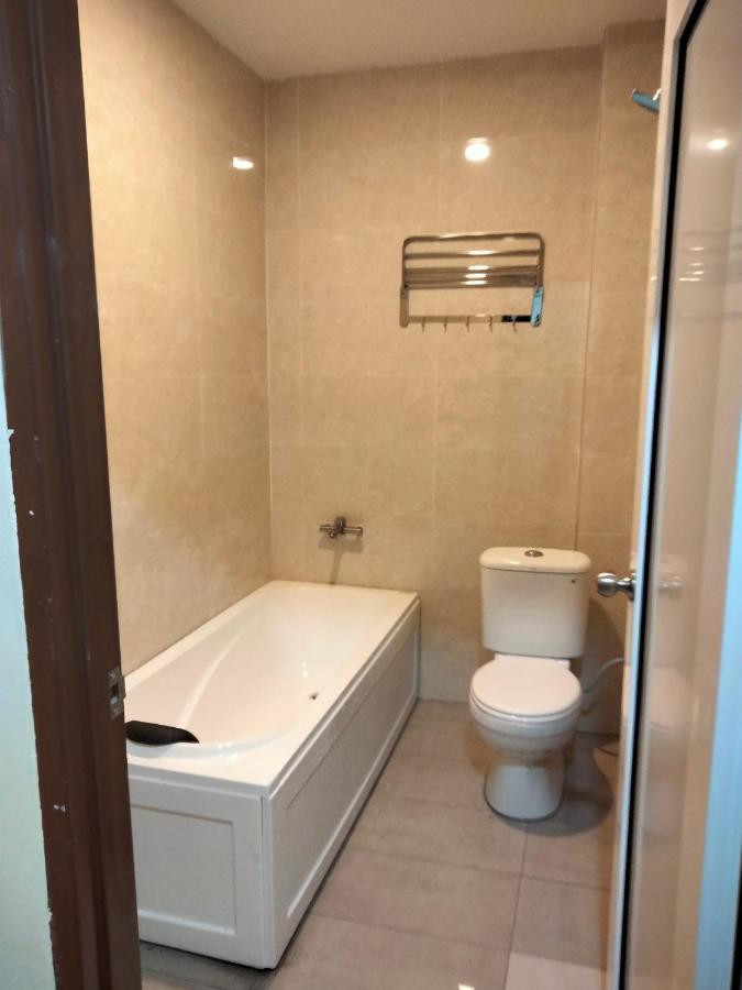 Pine Hotel Batu Gajah Extérieur photo