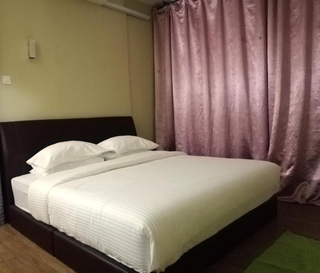 Pine Hotel Batu Gajah Extérieur photo